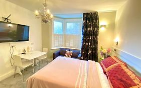 Modern And Cosy Studio Flat
