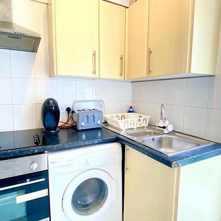 Modern And Cosy Studio Flat Londen Buitenkant foto